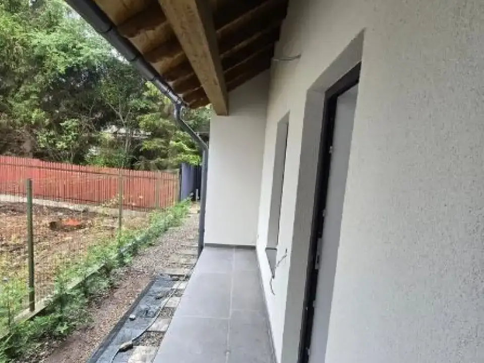 Studio 49,35 mp + 44 mp curte + 21,35 mp terasele + loc de parcare - Busteni  img 7