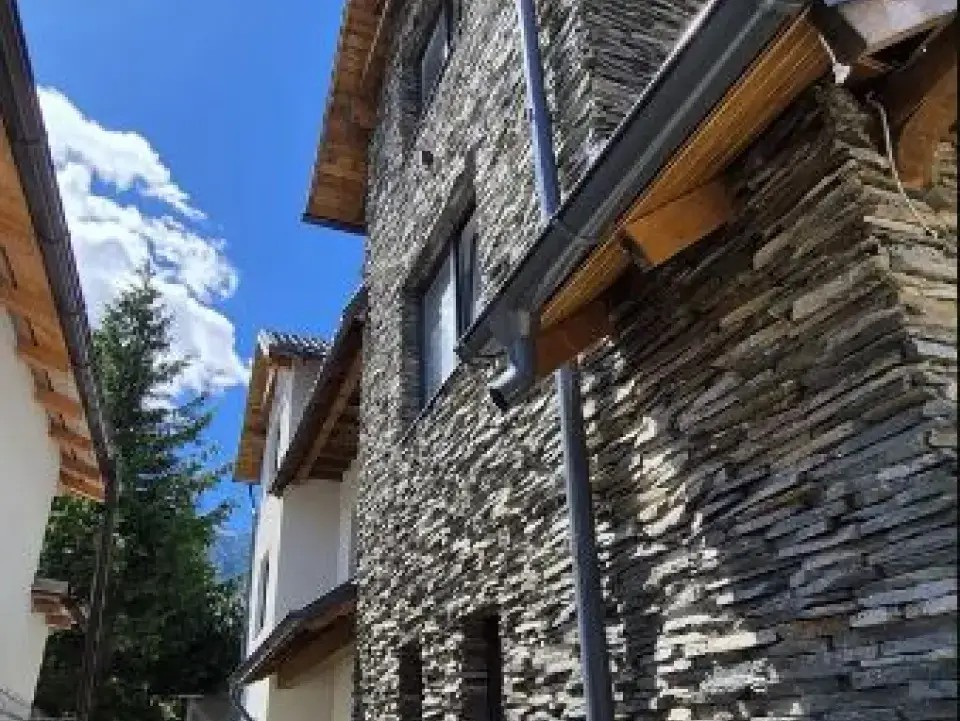 Studio 49,35 mp + 44 mp curte + 21,35 mp terasele + loc de parcare - Busteni  img 6