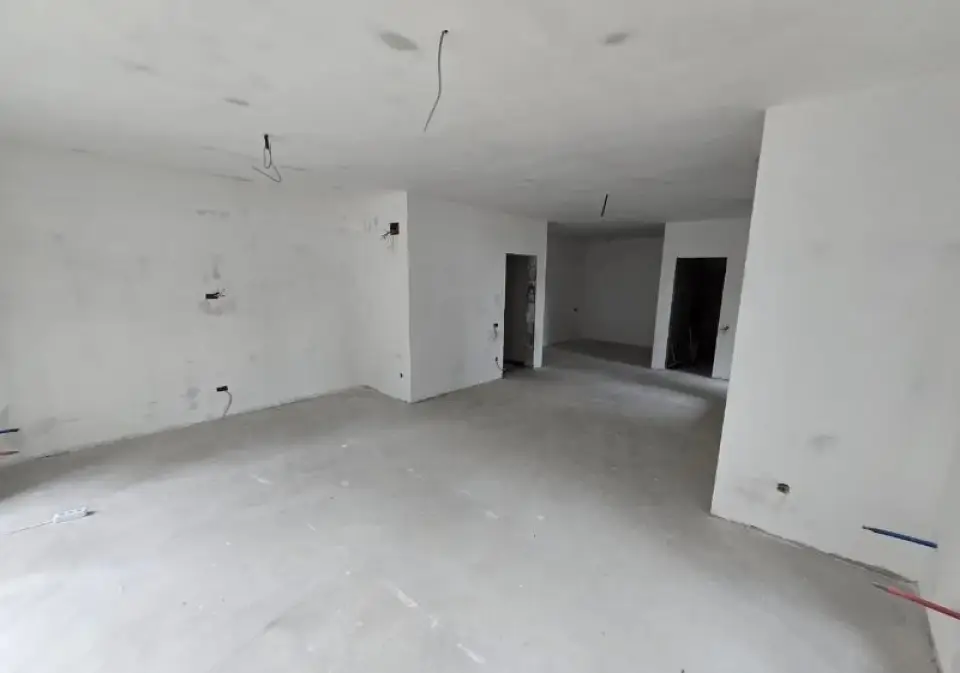 Studio 49,35 mp + 44 mp curte + 21,35 mp terasele + loc de parcare - Busteni  img 4