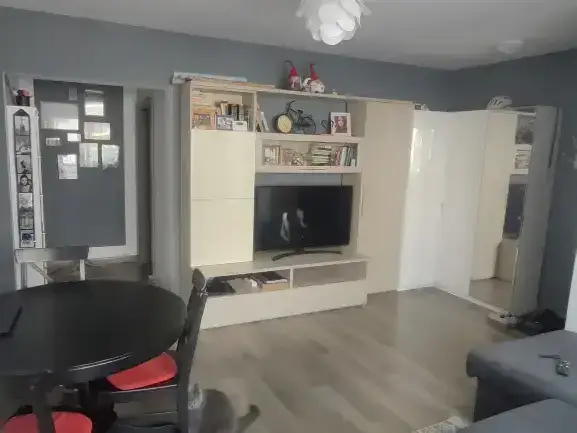 De vânzare apartament 3 camere  img 5