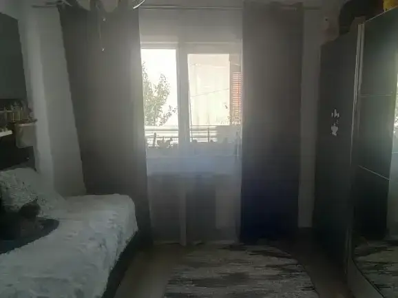 De vânzare apartament 3 camere  img 2