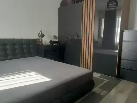 De vânzare apartament 3 camere  principala