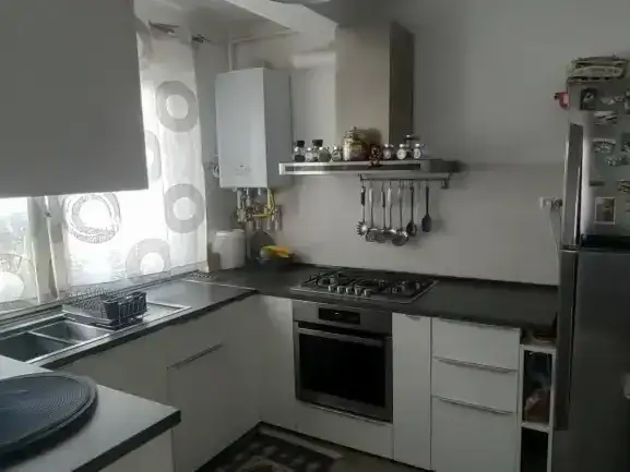 De vânzare apartament 3 camere  img 3