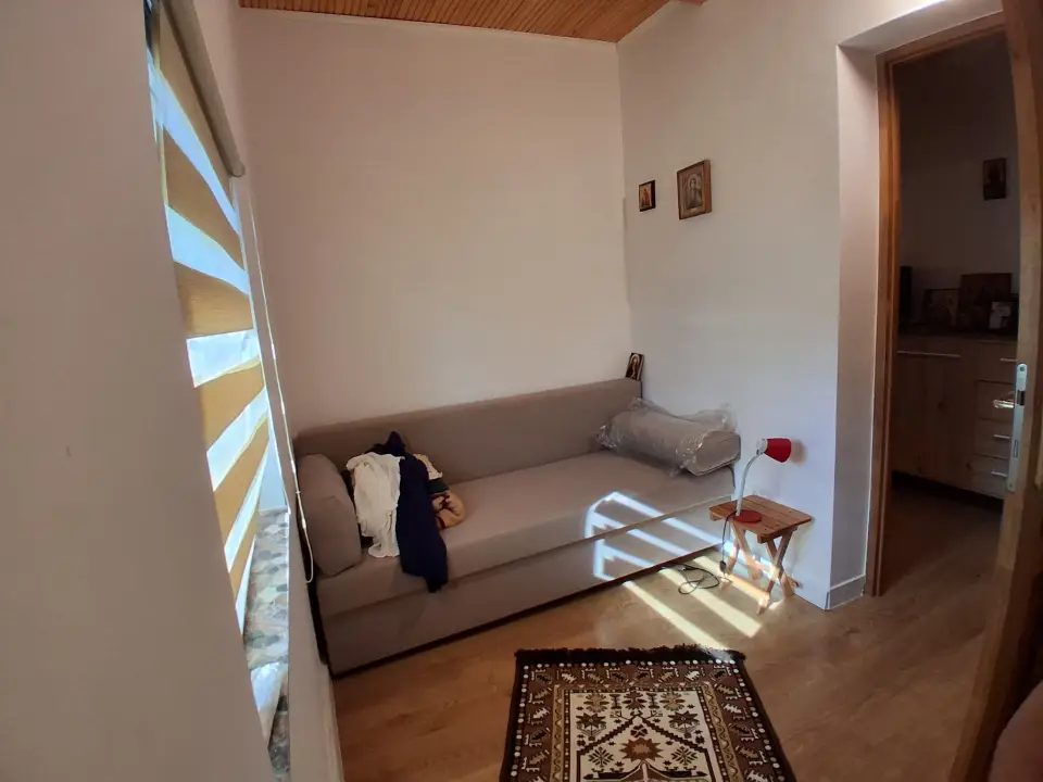 Casa spatioasa cu gradina, in Tiganasi jud. Iasi img 5