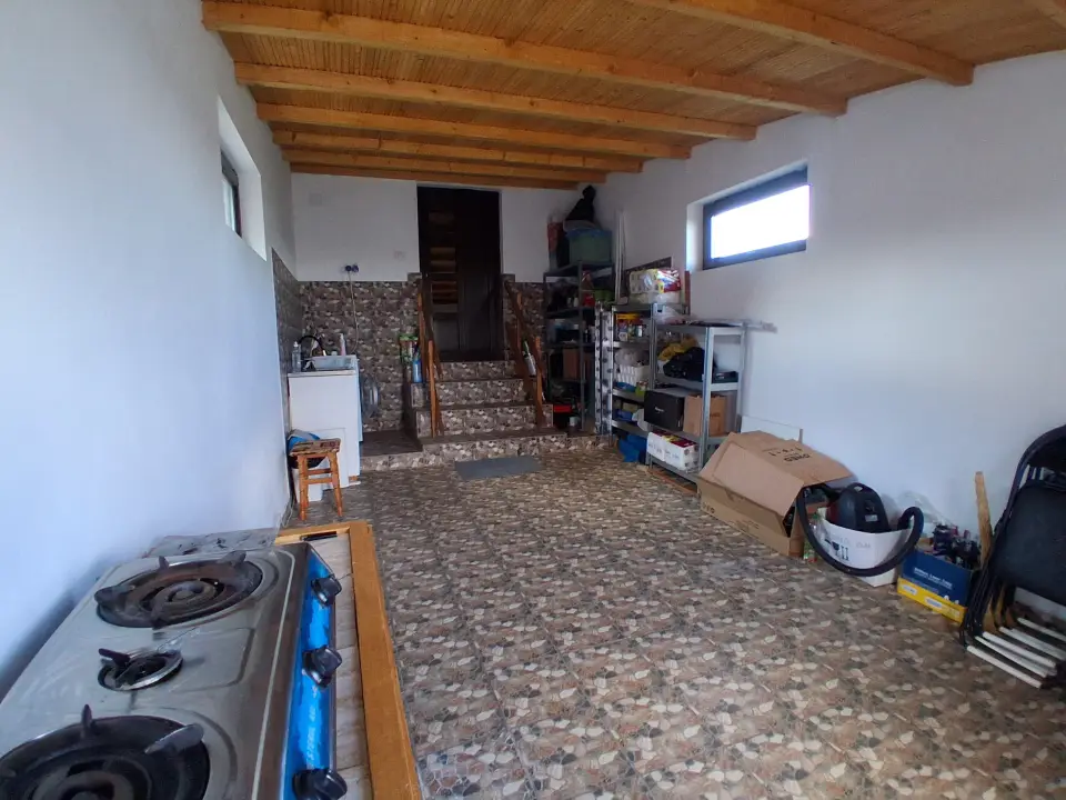 Casa spatioasa cu gradina, in Tiganasi jud. Iasi img 2