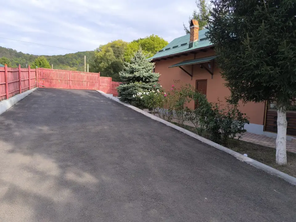 Proprietar, vand casa de vacanta, com.Malureni jud Arges, teren 2100mp img 4