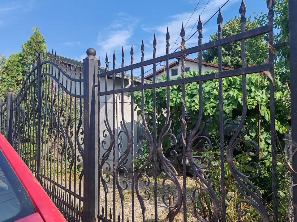 Ploiești Strada Mihai Bravu   zona Teleajan -  Casa  P+E , 1248mp  - 104mp construcție ,deschidere 12m . img 4