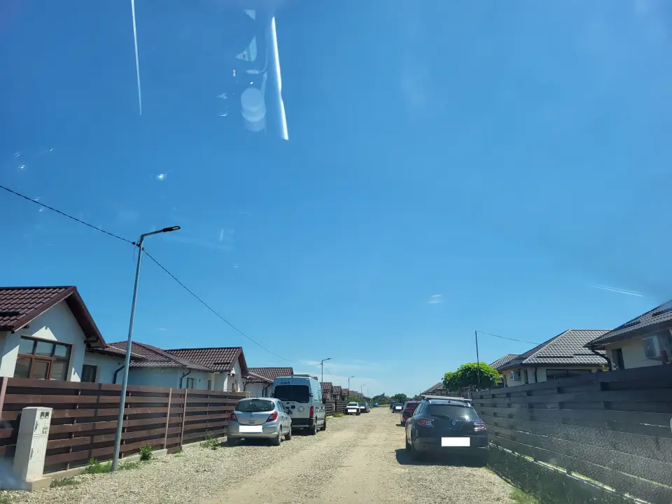 Teren Balotesti 5200 mp intravilan cu acces la 2 strazi ,la str Lunii cu str Bisericii principala