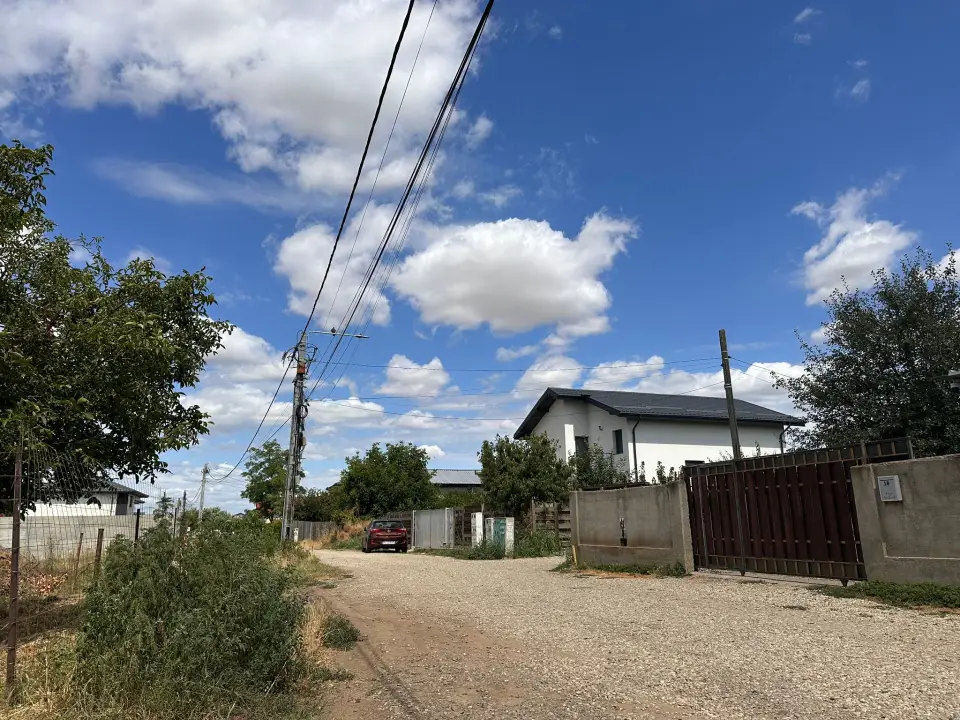 Teren de vânzare în Berceni If in apropriere de bulevard cu acces usor situat pe str Serelor principala