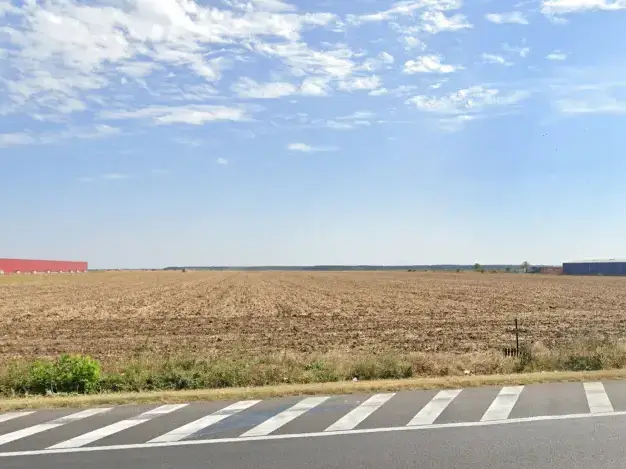 Teren la DN2 Ganeasa Sindrilita 49000 mp intre Hale construite principala