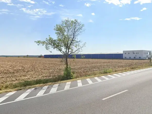 Teren la DN2 Ganeasa Sindrilita 49000 mp intre Hale construite img 3