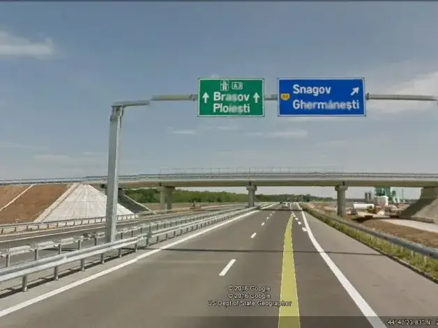 Teren Snagov 7000 mp la Nod Autostrada A3 vedere Padure principala