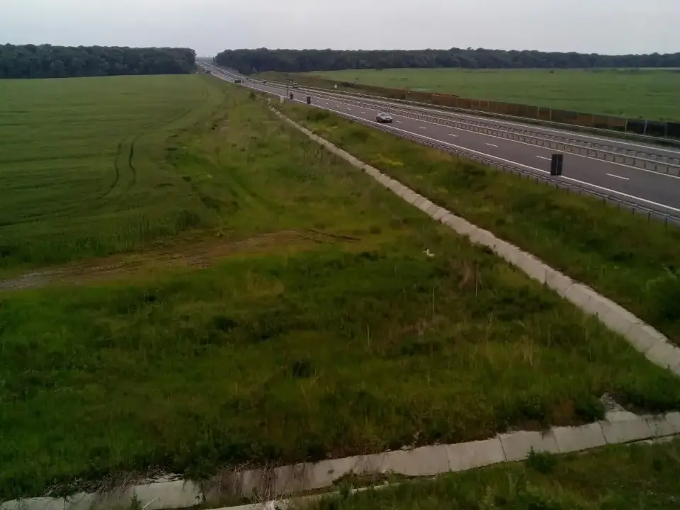 Teren Nod Autostrada A3 Snagov 8800 mp vedere Lac si Padure img 5